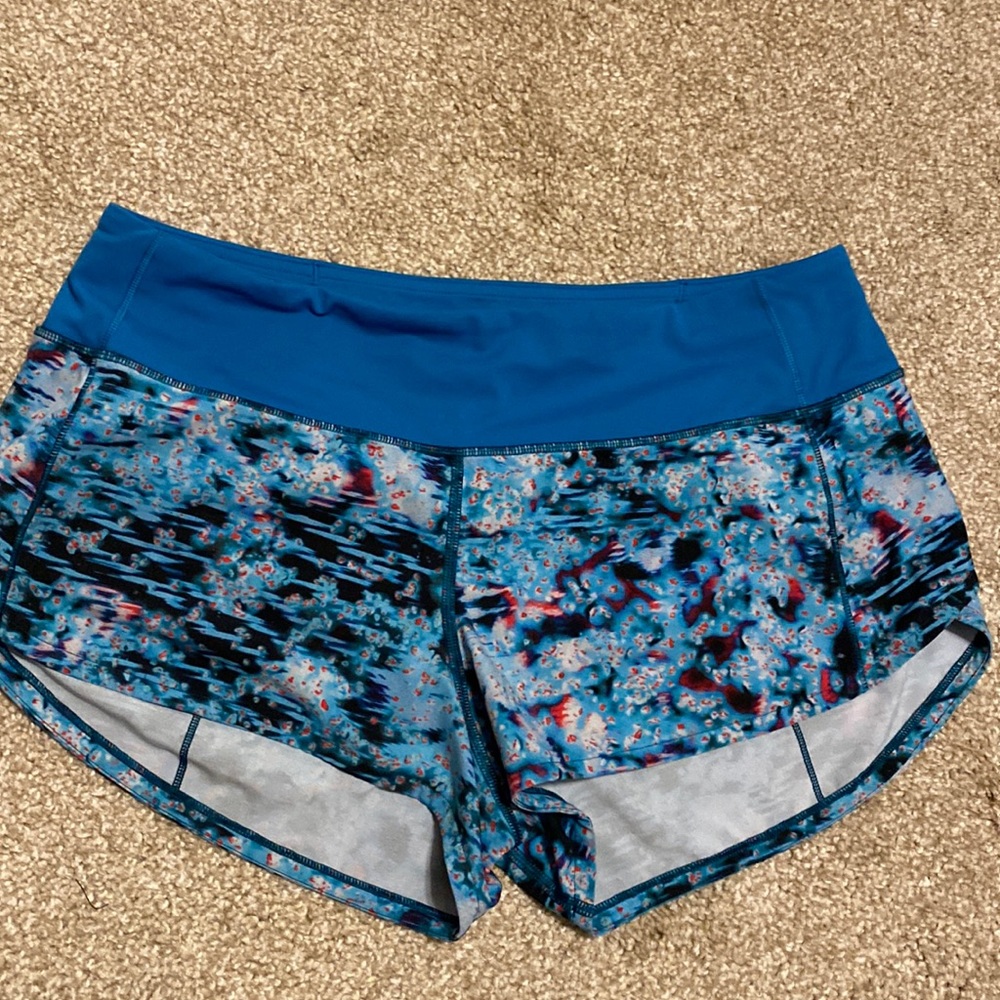 Lululemon Low rise speed up shorts. 2”